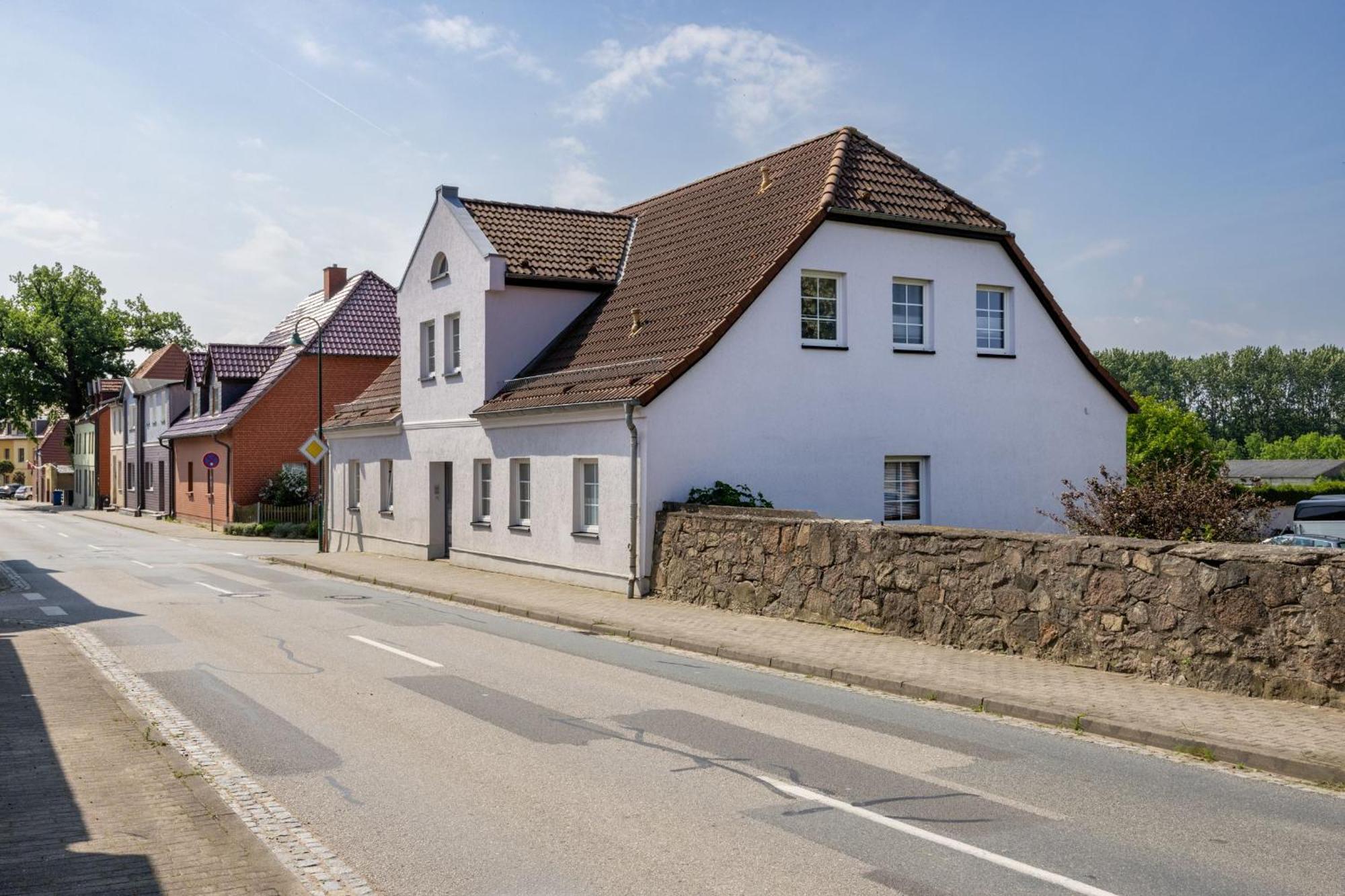 Ferienwohnung "Flori'S Ponyhof" Kröpelin エクステリア 写真